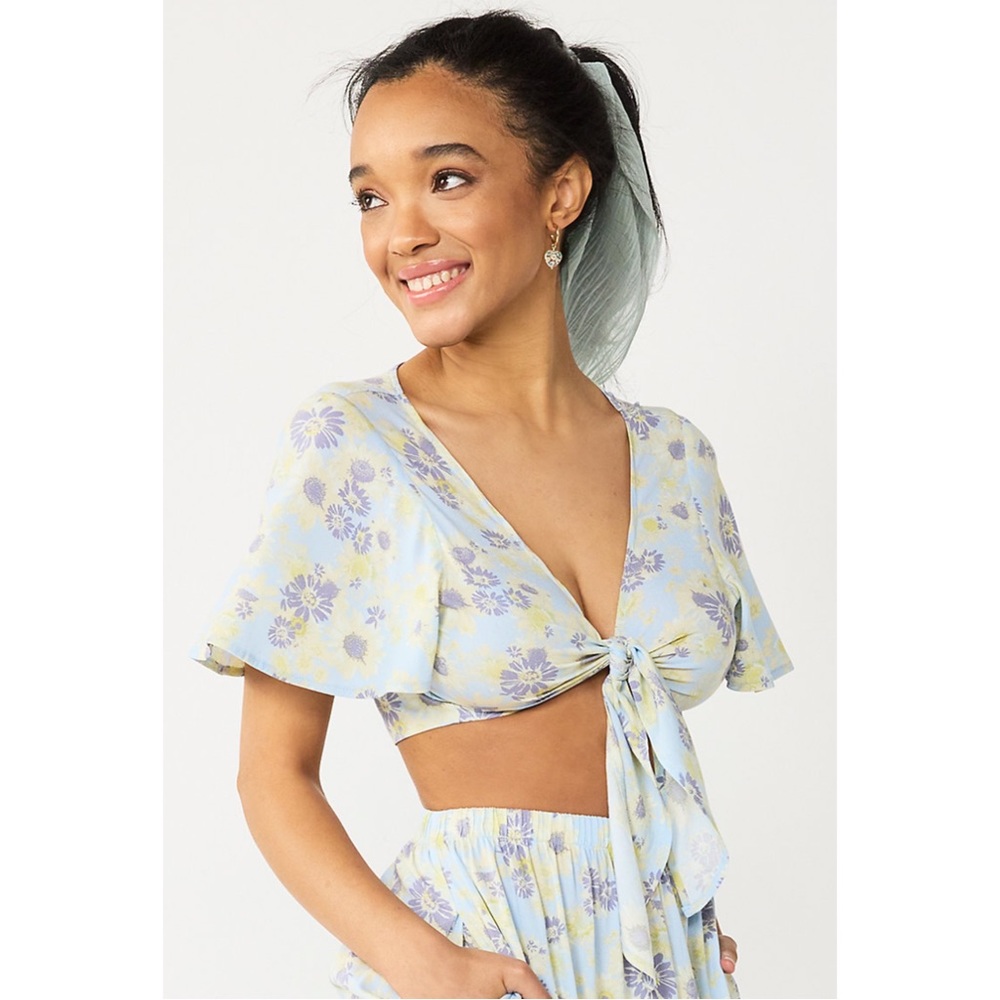NWT Rewind Tie-Front Crop Top Floral Blue Juniors Size S